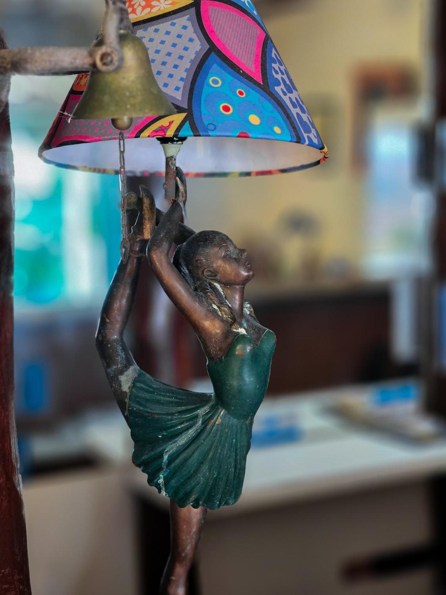 Bella Vista Ocean View Hotel Búzios Екстериор снимка A lamp in the shape of a woman