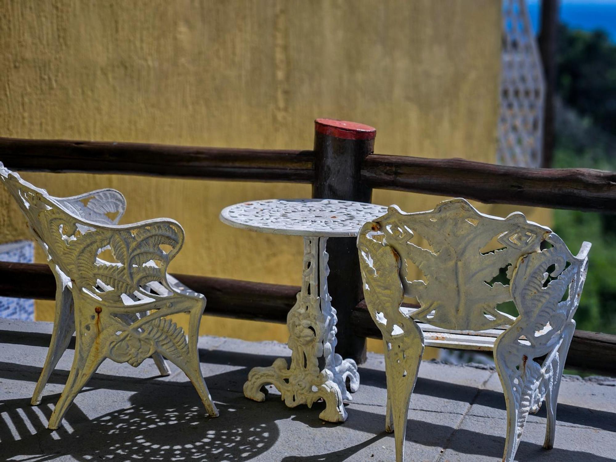 Bella Vista Ocean View Hotel Búzios Екстериор снимка A set of miniature furniture
