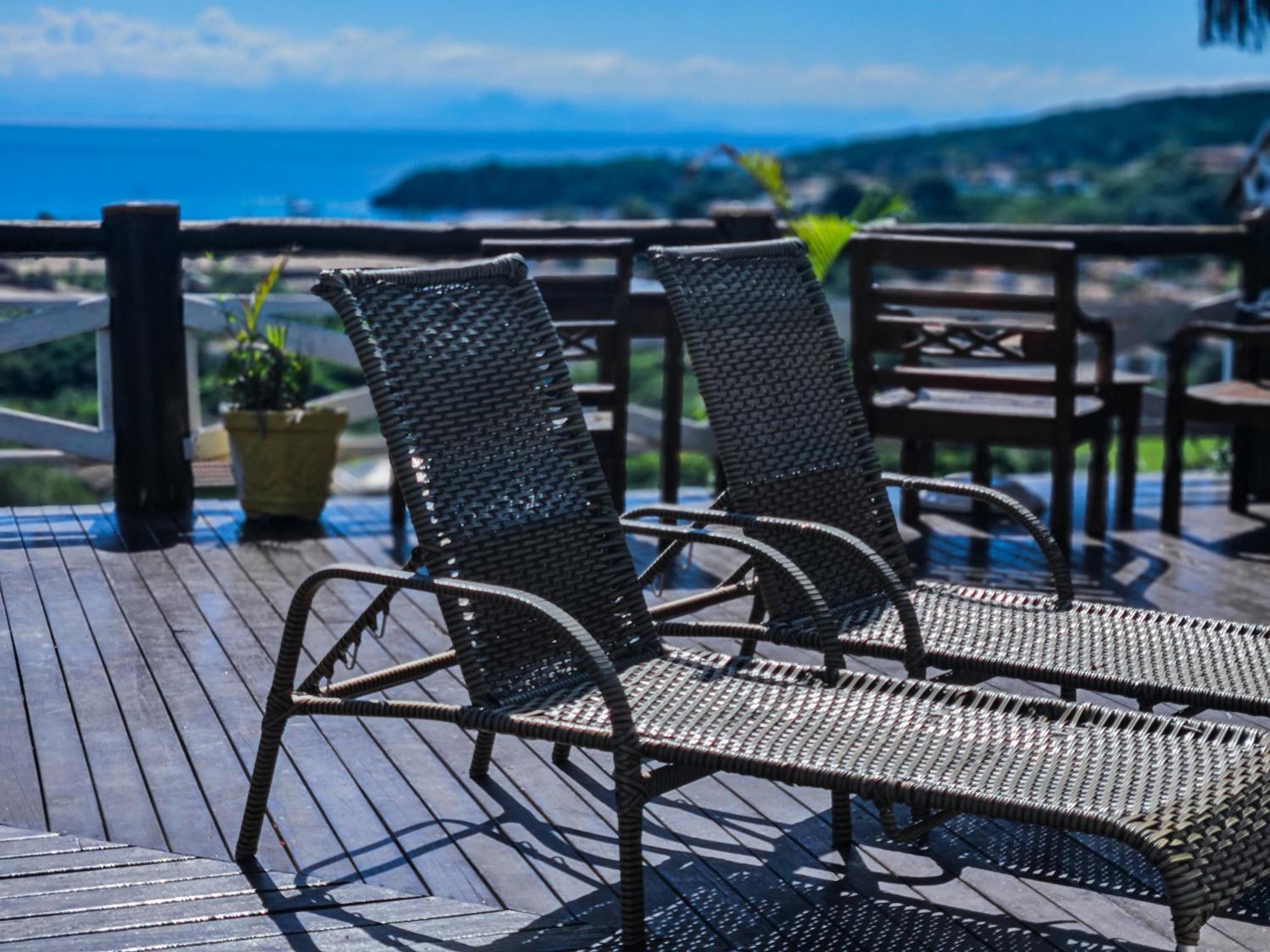 Bella Vista Ocean View Hotel Búzios Екстериор снимка A view of the ocean from the deck of a home in the community