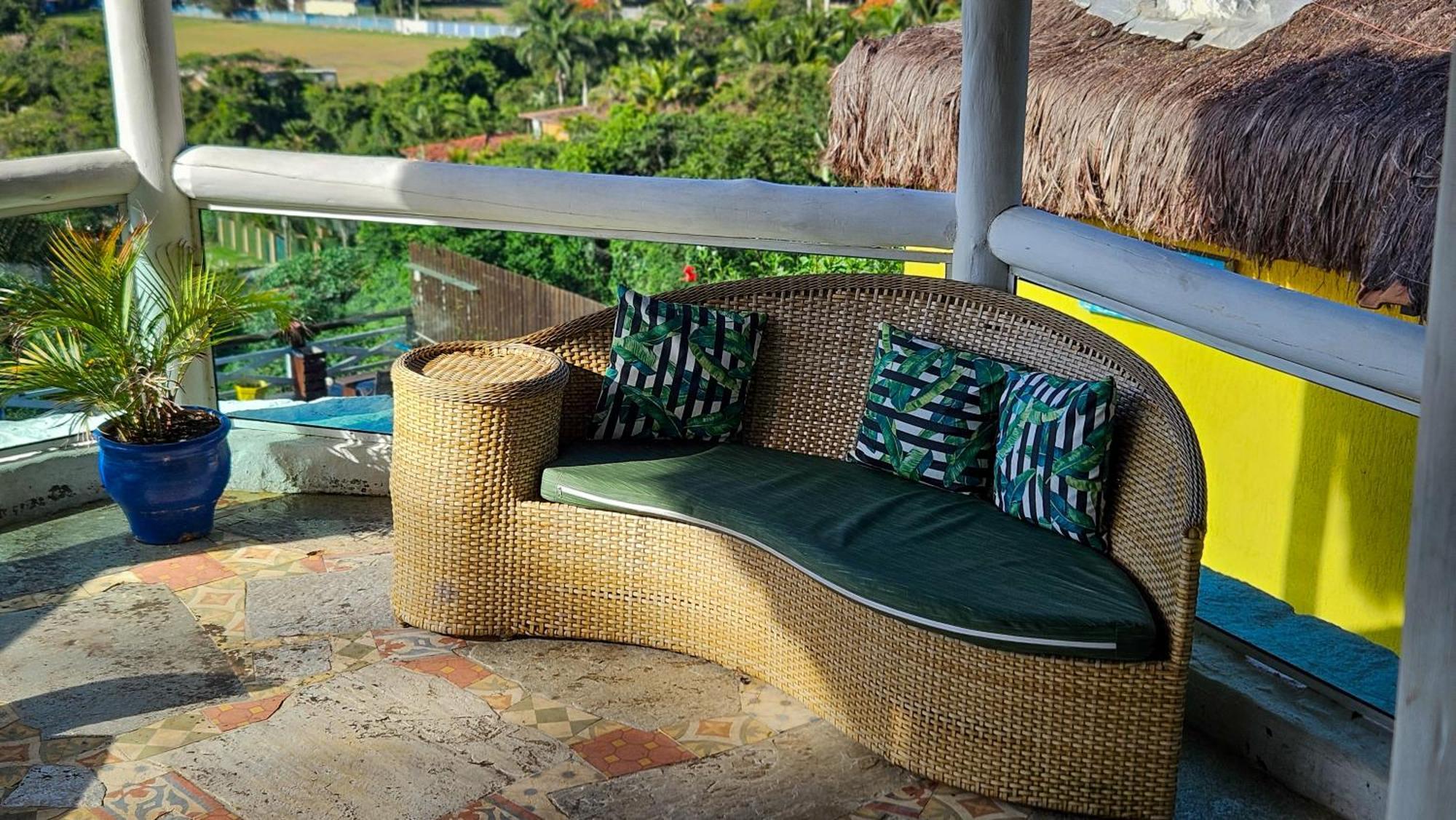 Bella Vista Ocean View Hotel Búzios Екстериор снимка A rattan sofa